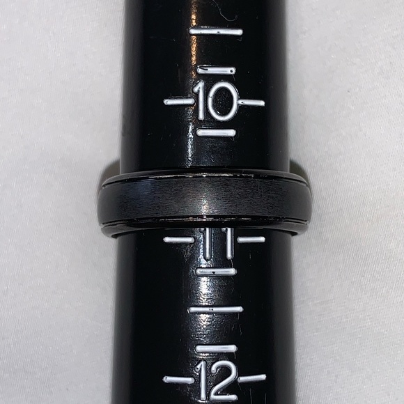 ❤️SOLD❤️Black Tungsten Wedding Band - Picture 3 of 7